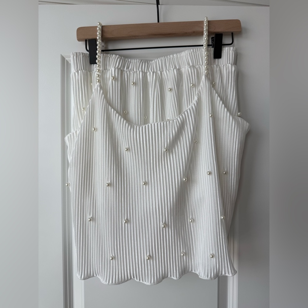 Waverles White Pearl tank and short set